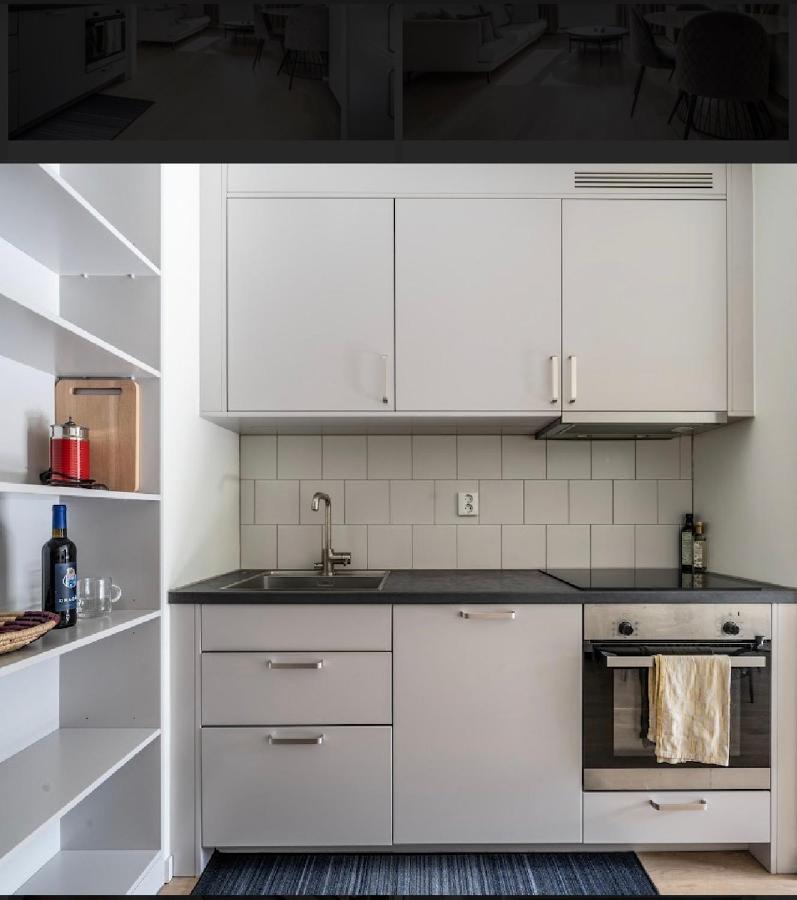 Central Apartment 5Min Drive To The Airport. สต็อกโฮล์ม ภายนอก รูปภาพ